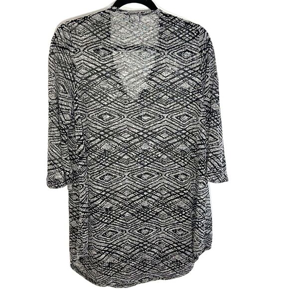 Jordan Taylor Patterned Print 3/4 Sleeve Sheer Tunic Swim Cover Black  Medium - Picture 3 of 7